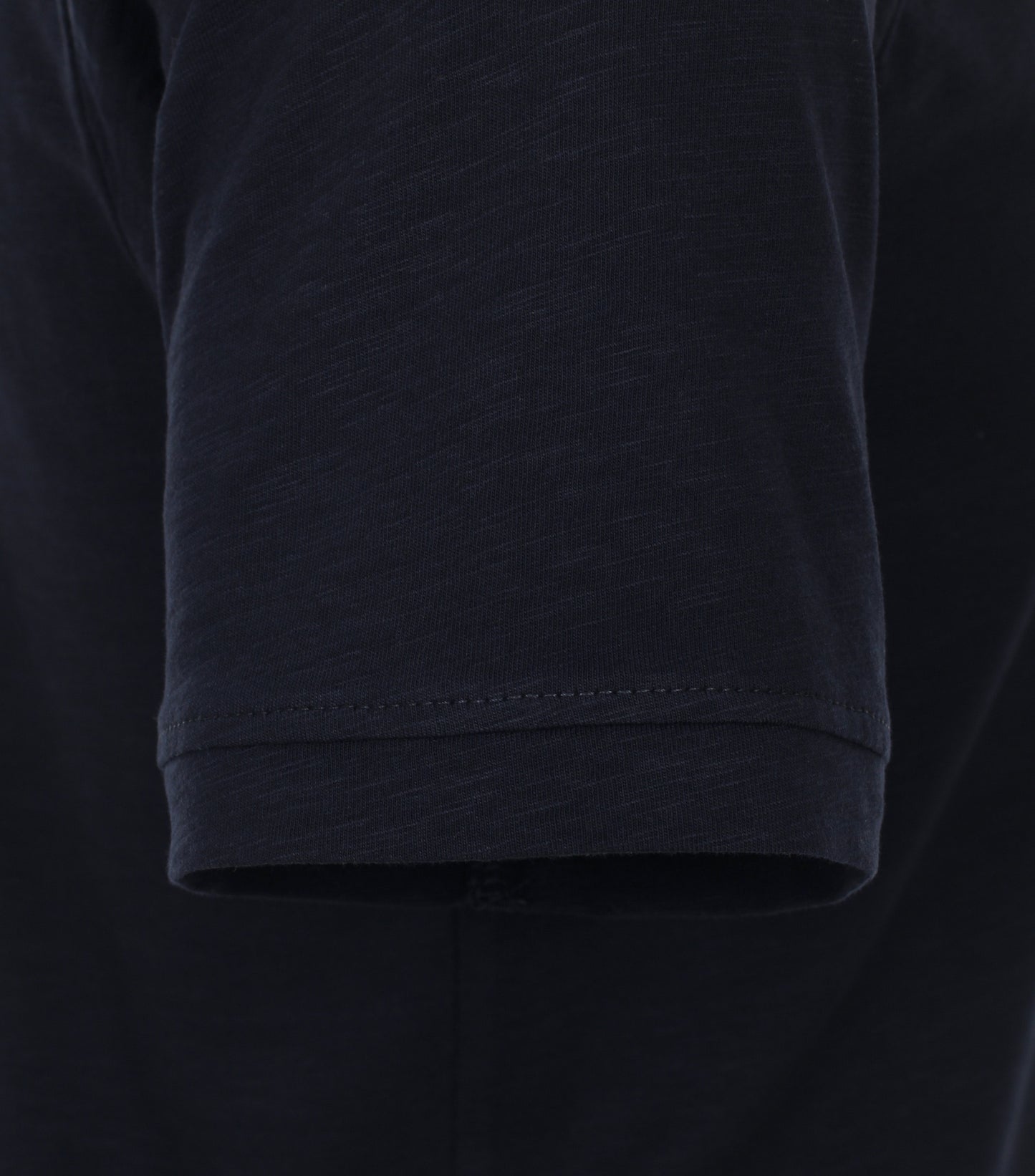 Henley - 923877900