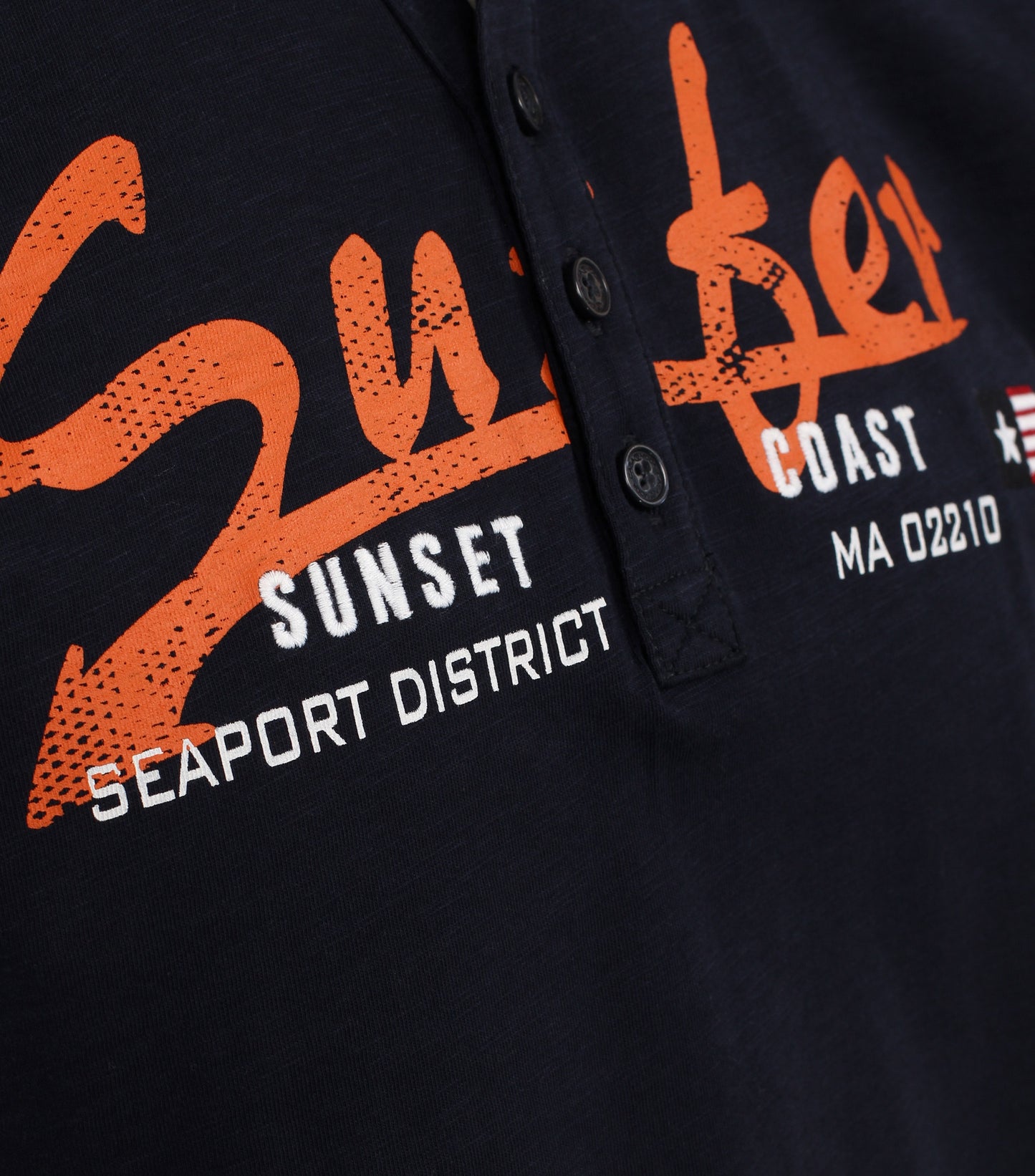 Henley - 923877900