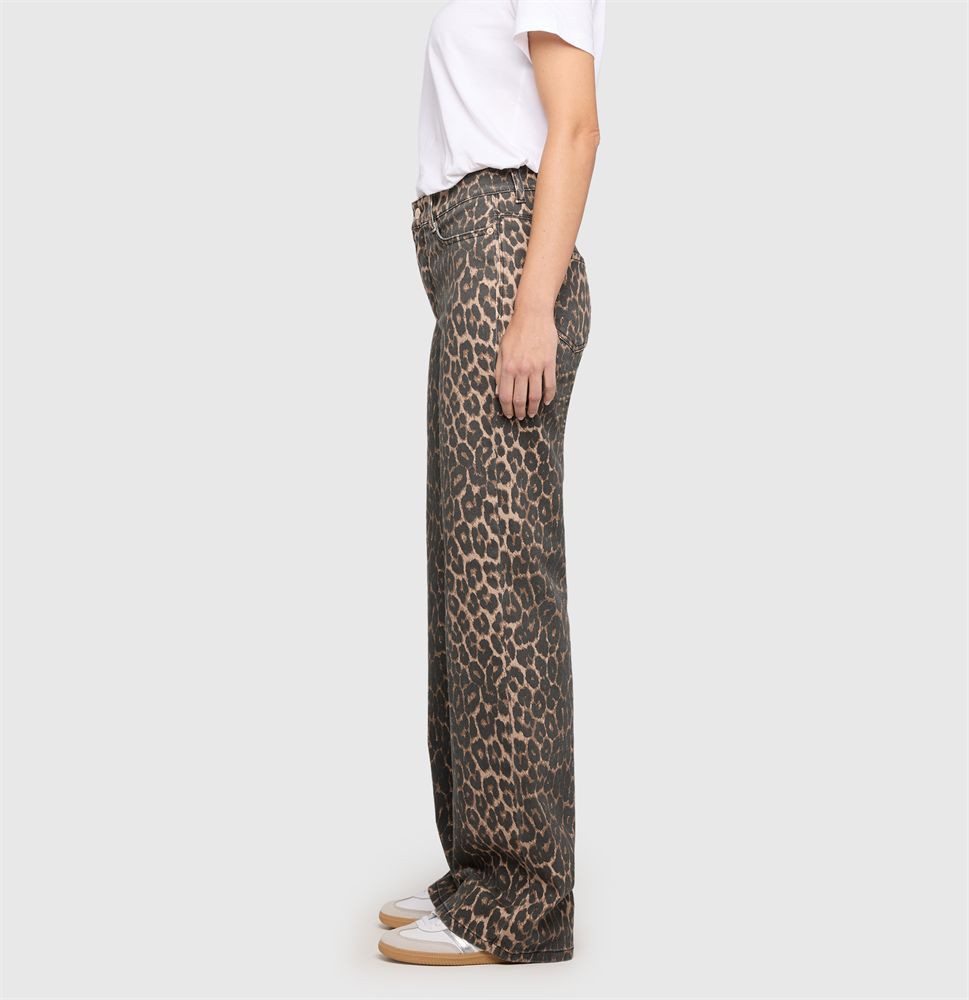 WIDE - 0399522870