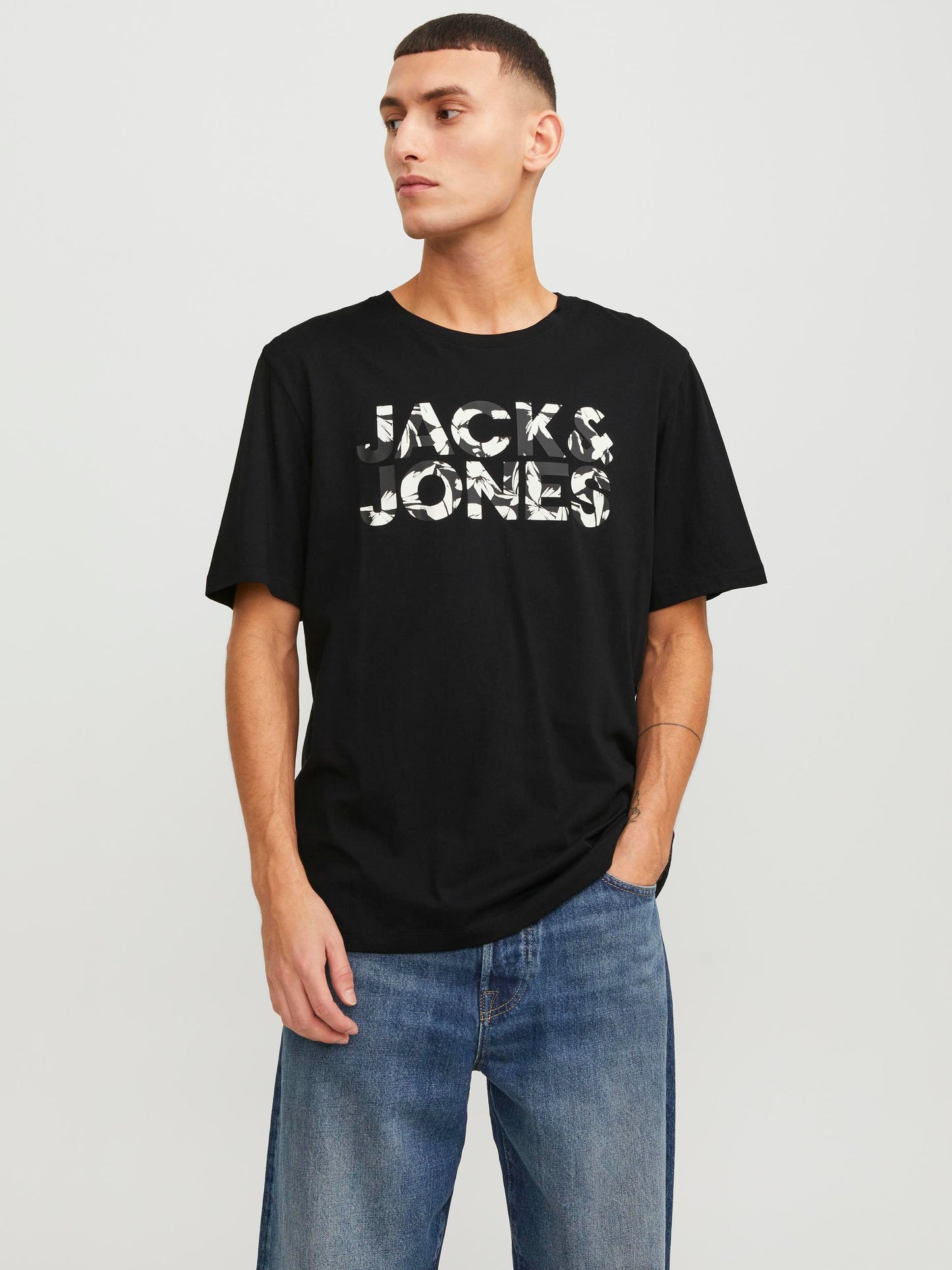 JJEJEFF CORP LOGO TEE SS O-NECK SN - 12250683
