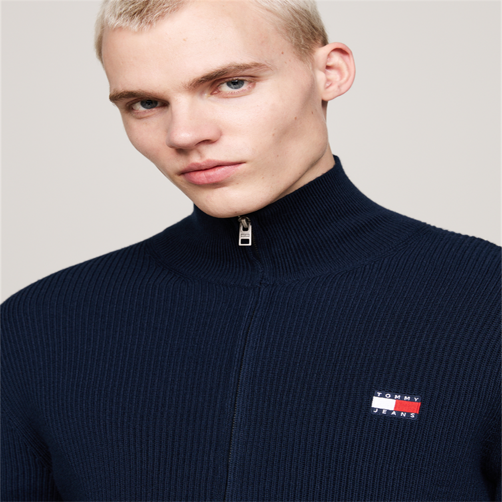 TJM SLIM XS BADGE ZIP THRU - DM0DM19435